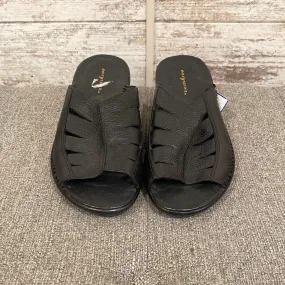 BLACK LEATHER SANDALS (NEW)
