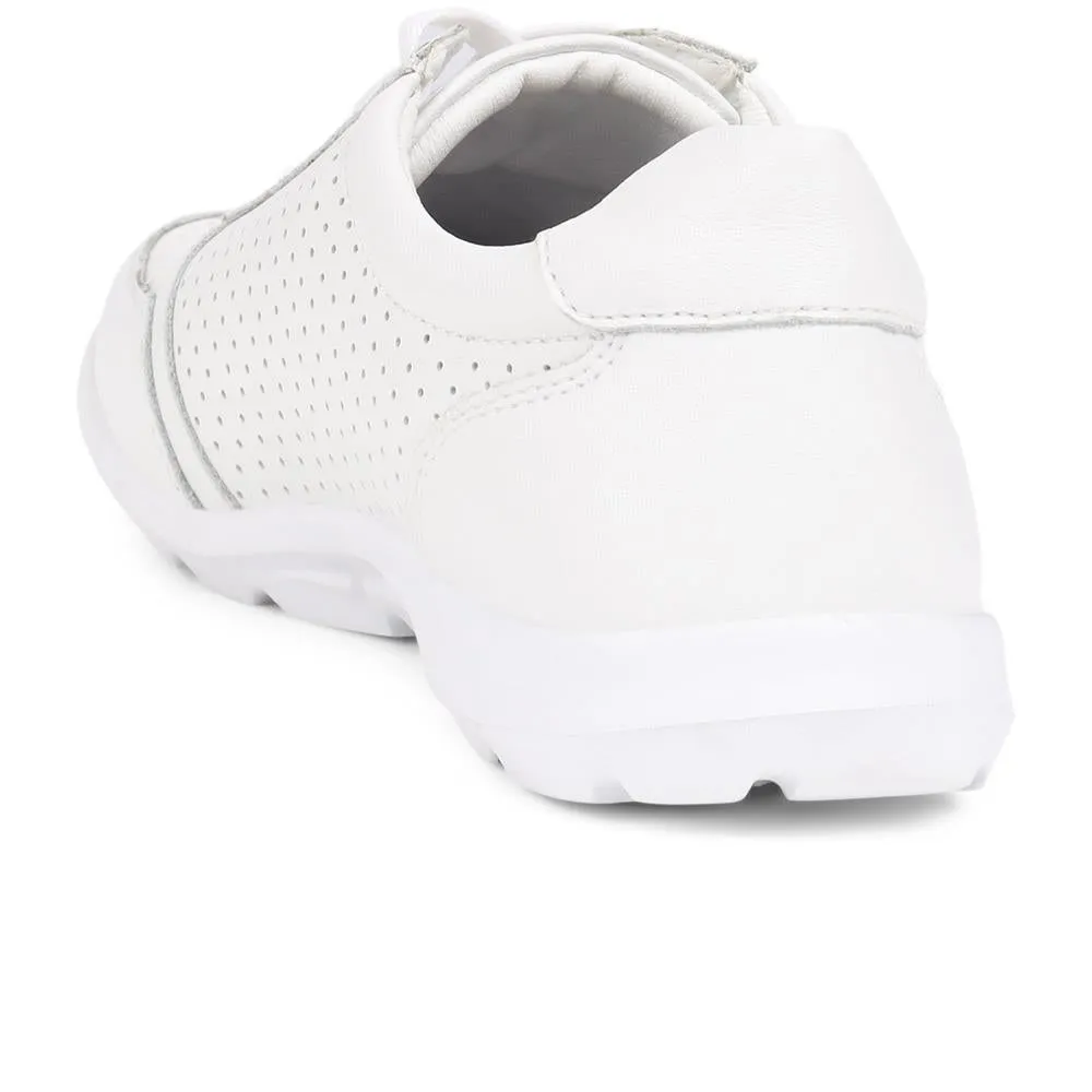 Leather Lace-Up Trainers  - BRK39034 / 325 105