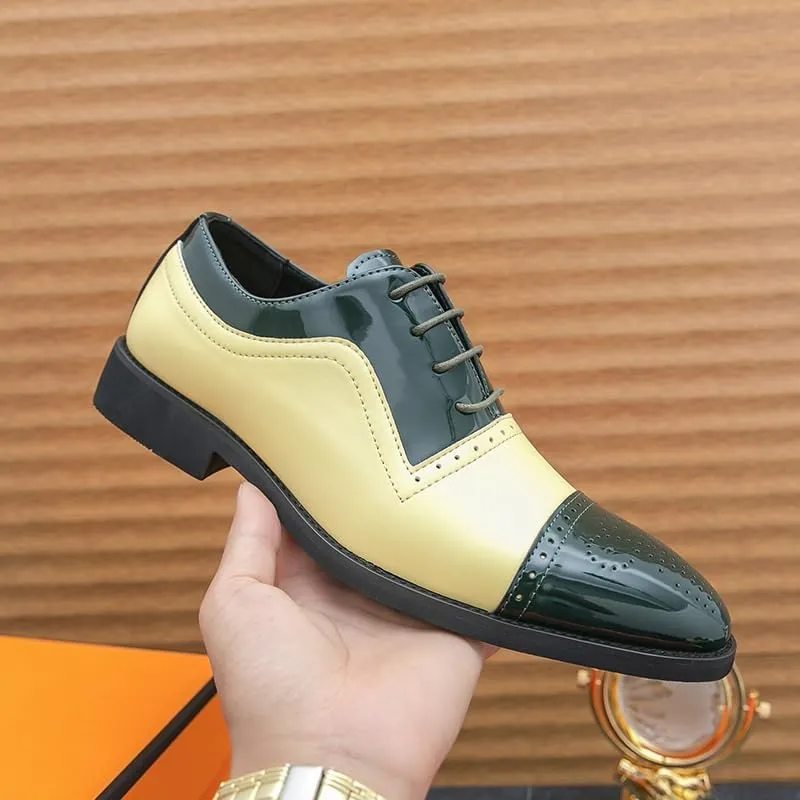Men's Wingtip Two Tone Patchwork Brogue Oxfords Shoes Fashion Classic Carved Lace Up Low Heels Dress Shoes