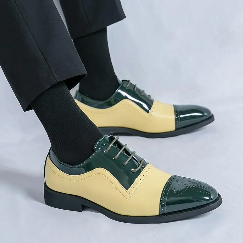 Men's Wingtip Two Tone Patchwork Brogue Oxfords Shoes Fashion Classic Carved Lace Up Low Heels Dress Shoes