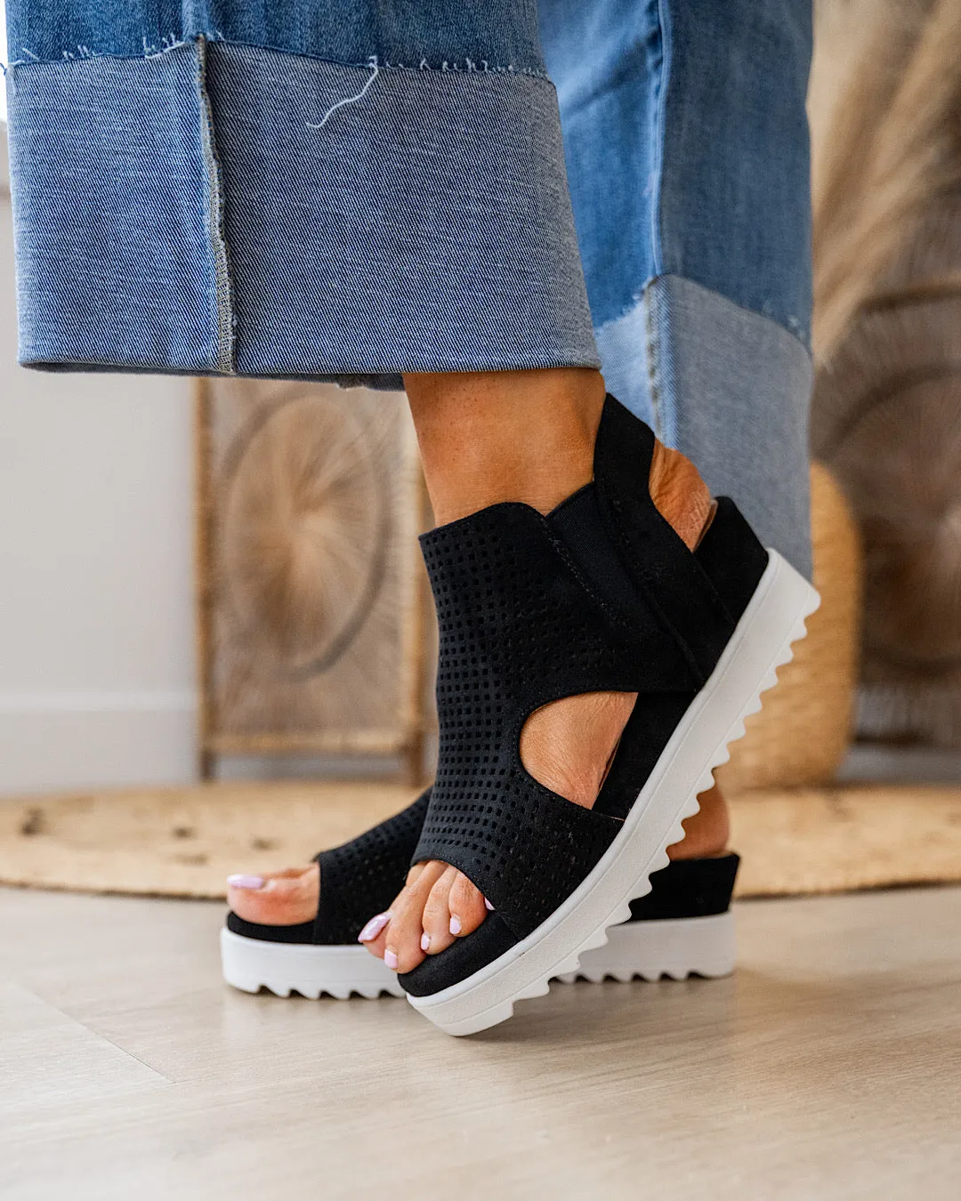 NEW! Very G Amy 2 Sandals - Black