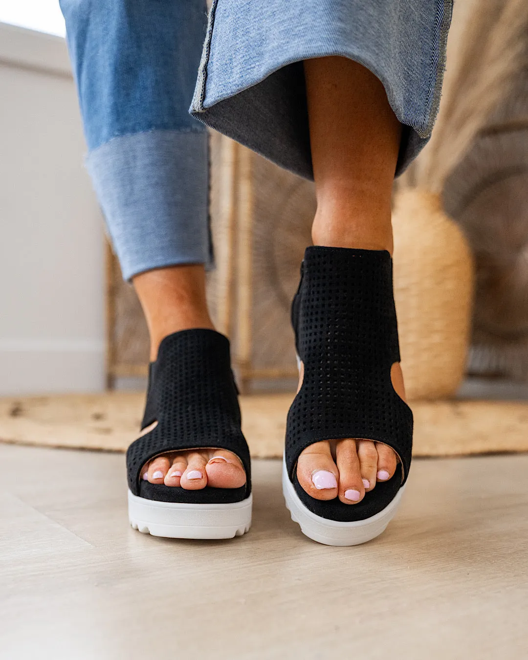 NEW! Very G Amy 2 Sandals - Black