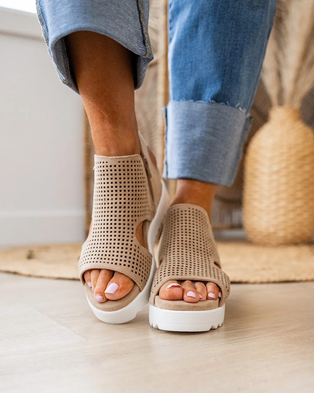 NEW! Very G Amy 2 Sandals - Sand