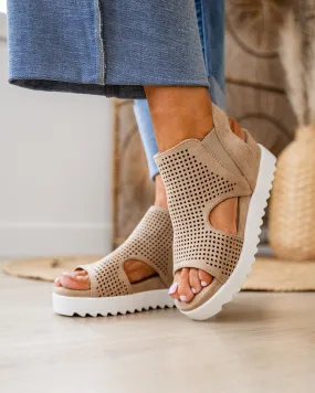 NEW! Very G Amy 2 Sandals - Sand