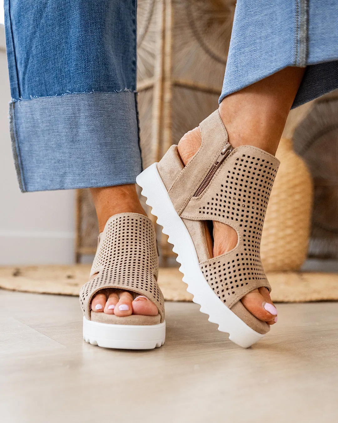 NEW! Very G Amy 2 Sandals - Sand