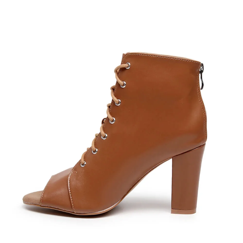 Parker Wide Fit - Cinnamon Vegan Leather  - Street Sole