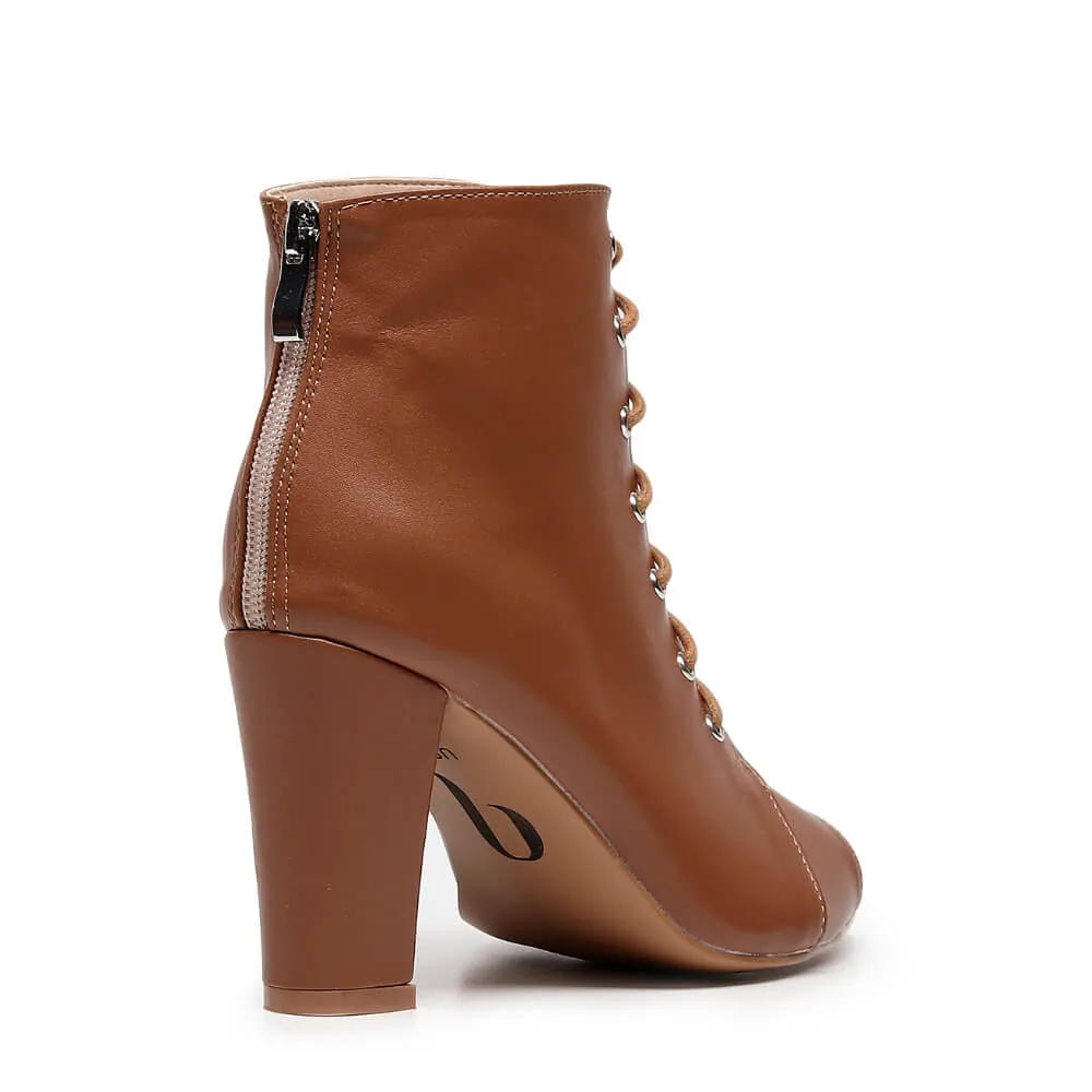 Parker Wide Fit - Cinnamon Vegan Leather  - Street Sole