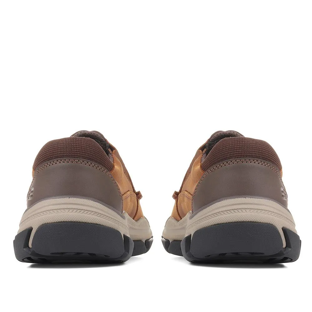 Relaxed Fit: Respected - Catel Slip-On Trainers - SKE35113 / 321 384