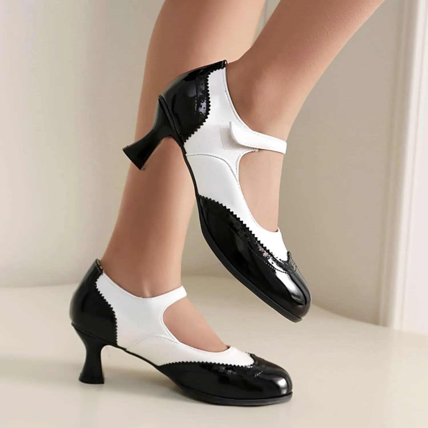 Women's Kitten Low Heels Mary Jane Pumps Round Closed Toe Ankle Strap Two Tone Dress Shoes Classic Retro Wingtip Derby Saddle Oxfords