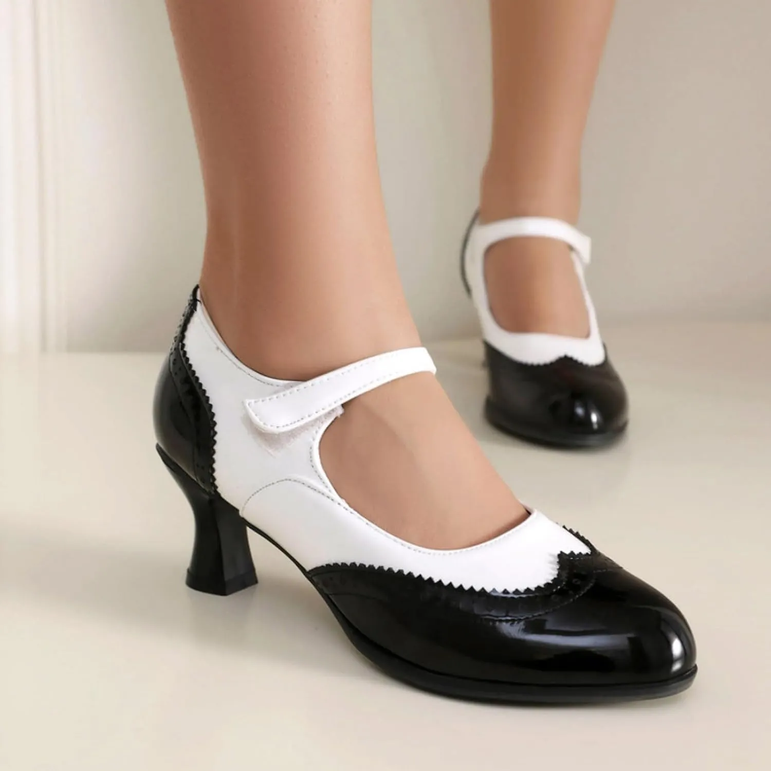 Women's Kitten Low Heels Mary Jane Pumps Round Closed Toe Ankle Strap Two Tone Dress Shoes Classic Retro Wingtip Derby Saddle Oxfords