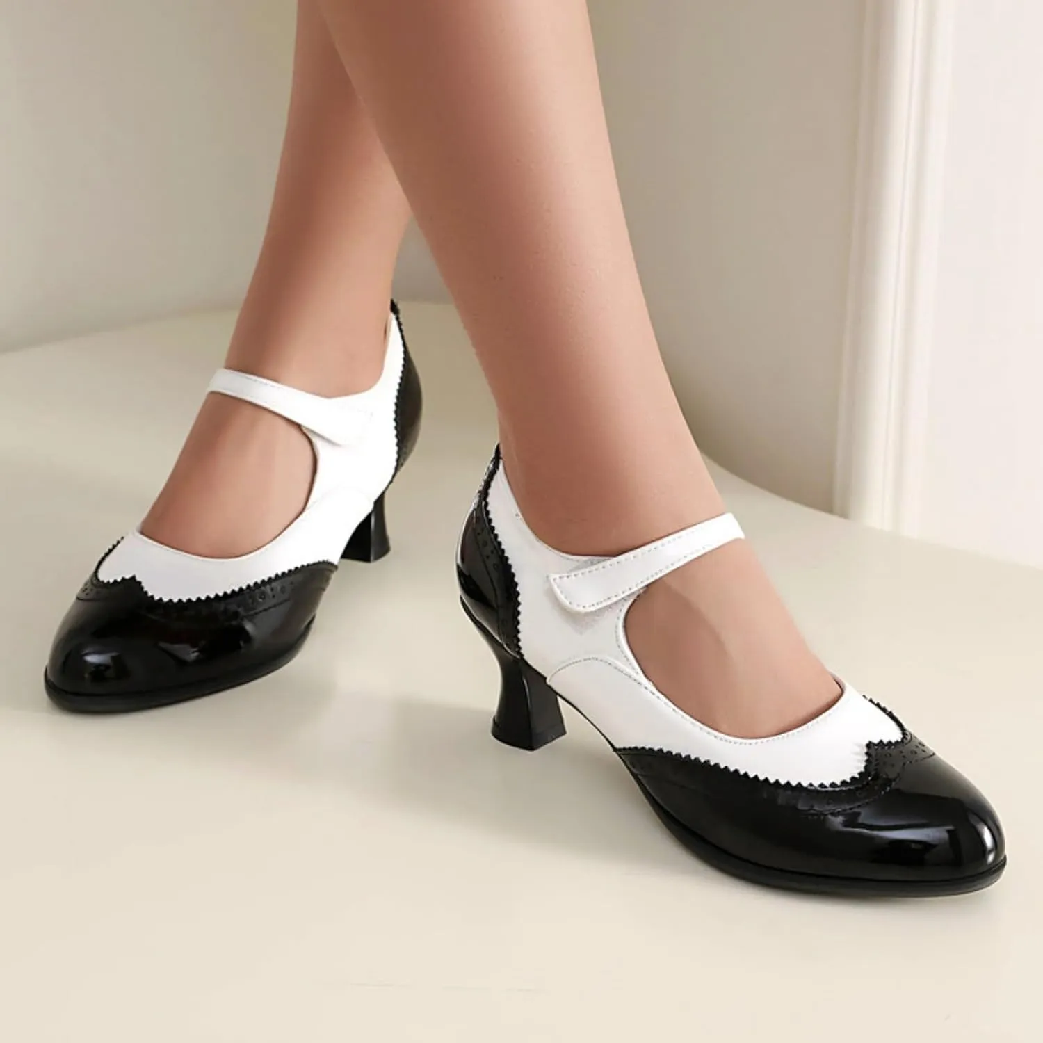 Women's Kitten Low Heels Mary Jane Pumps Round Closed Toe Ankle Strap Two Tone Dress Shoes Classic Retro Wingtip Derby Saddle Oxfords